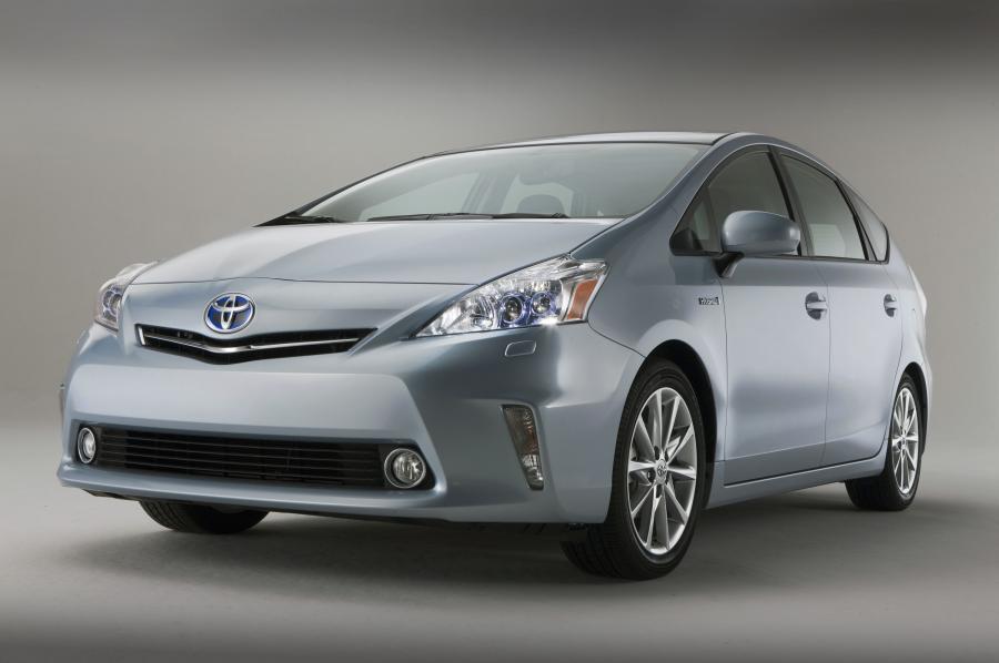  Toyota Prius V 2011 года  (фото 31 из 208)